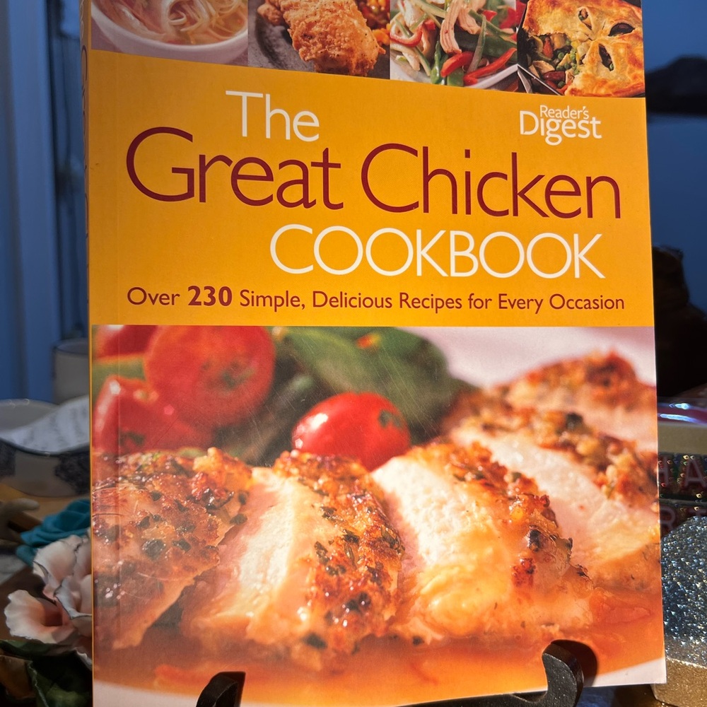 Great Chicken Cookbook - 230 Simple Recipes, Like New!
